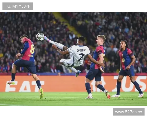 巴萨防线从稳固到频频被打穿,防守问题已逐步反映在战绩中 巴萨防线从稳固到频频被打穿,防守问题已逐步反映在战绩中