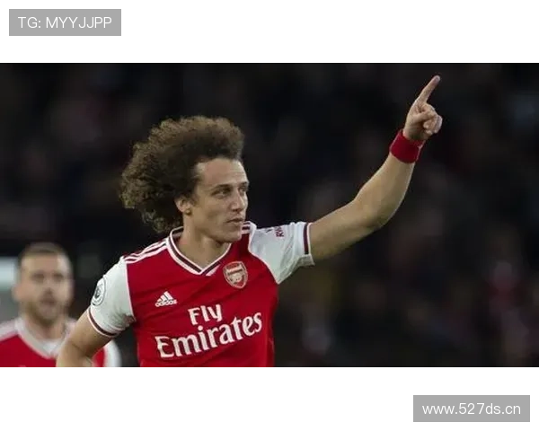 库杜斯与马丁内利：冲击型边锋的战术角色与生涯路径对比分析