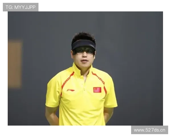 庞伟训练完回家直接睡车库，老婆说他比枪还冷