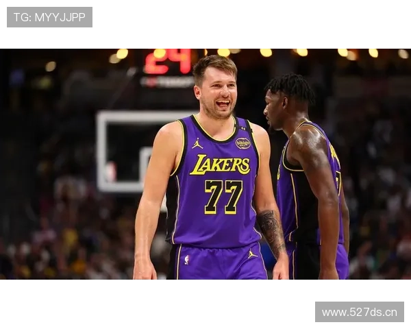 东契奇主导挡拆高效输出，改变对手防守策略