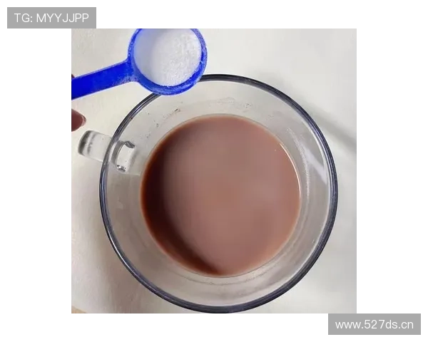 谌利军家的冰箱里塞满蛋白粉，连饮料都是无糖的